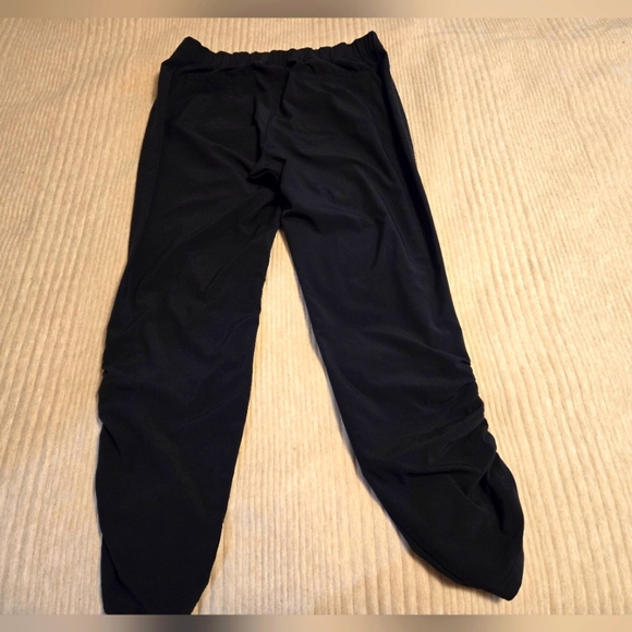 ATHLETA BLACK JOGGERS WITH RUCHED ANKLES. SIZE 6. - Picture 5 of 7